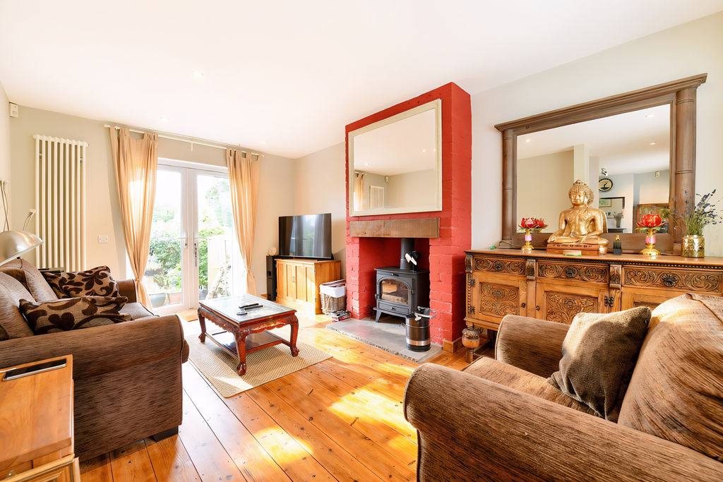 Sitting Room- click for photo gallery